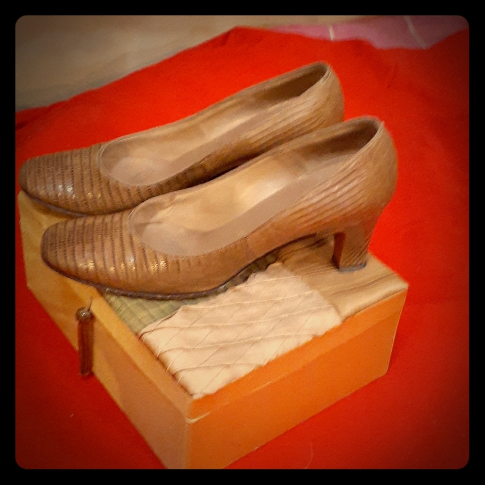 1950s gator skinned pumps